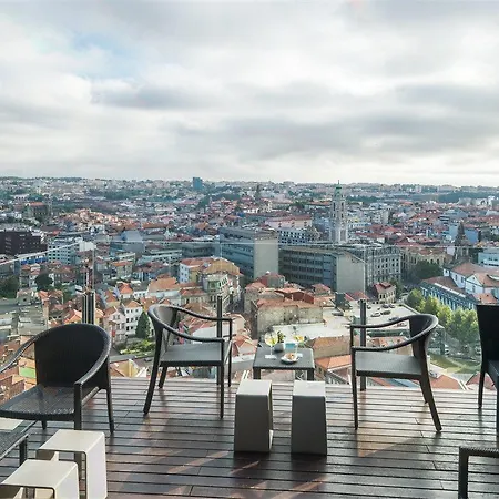 Dom Henrique - Downtown Oporto